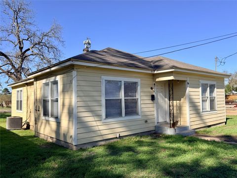 Homes For Sale - 500 W Third Street<br/> Washington County, Brenham, TX 77833
