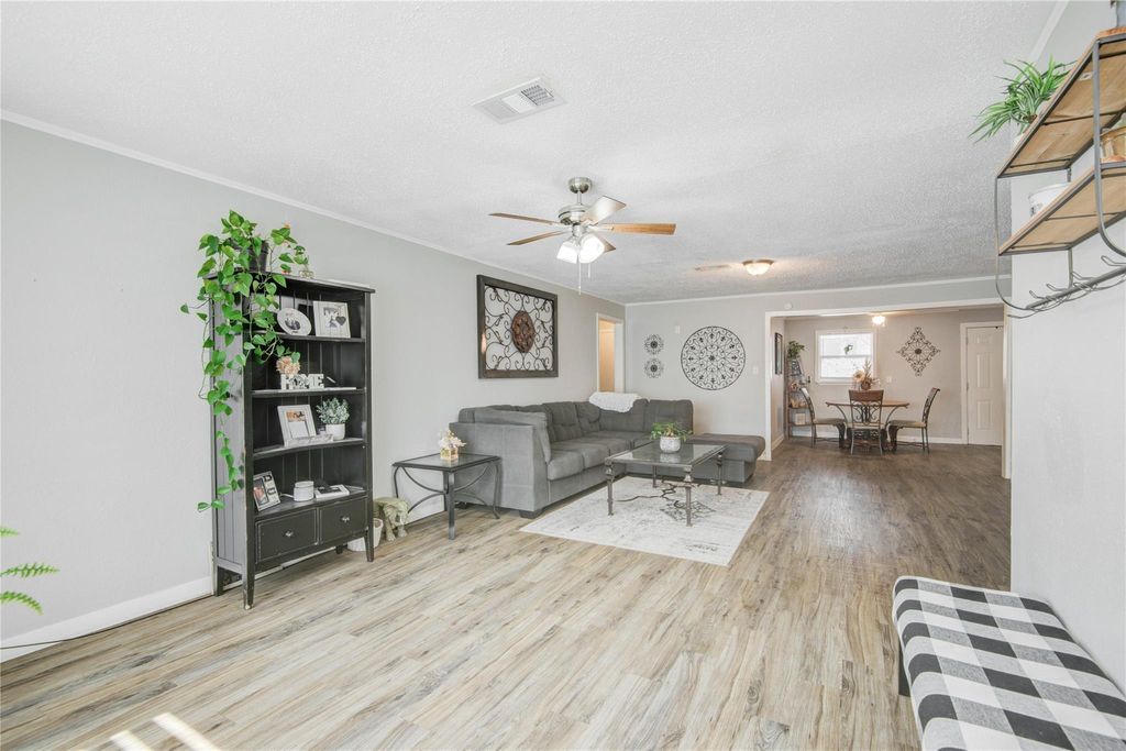 Photo of 203 Moose Jaw Lane, Houston, TX 77336 (MLS # 16470895)