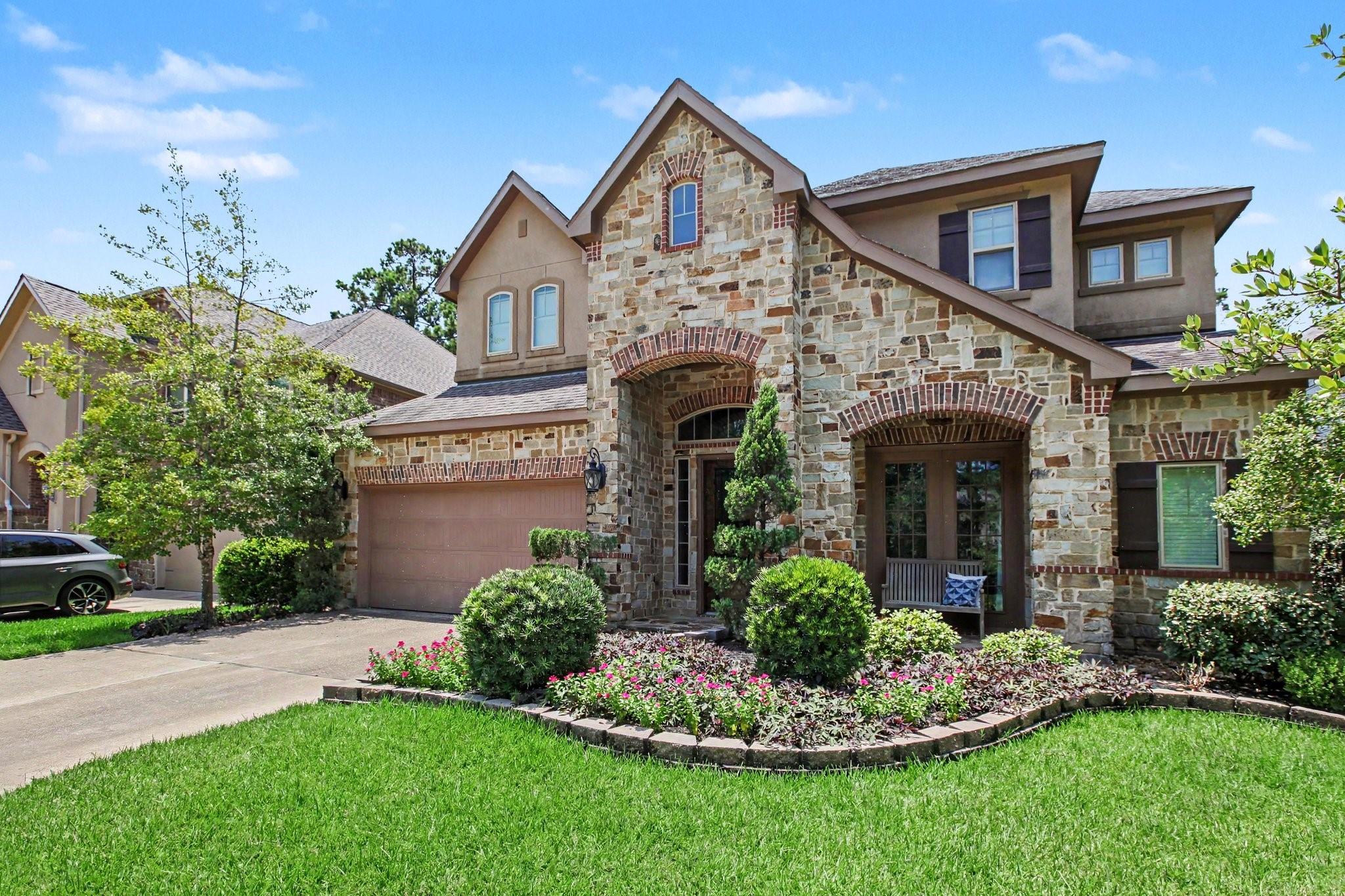11 Canoe Bend Drive