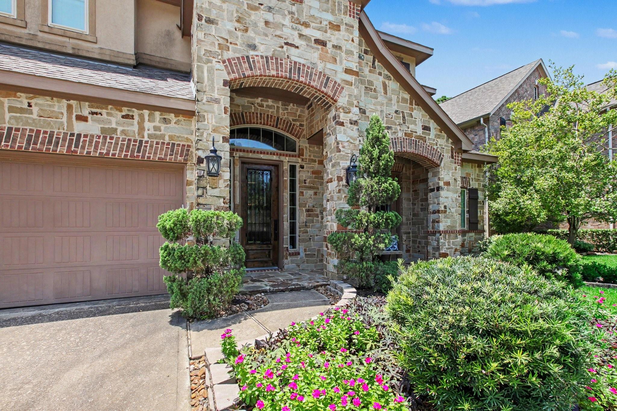 11 Canoe Bend Drive