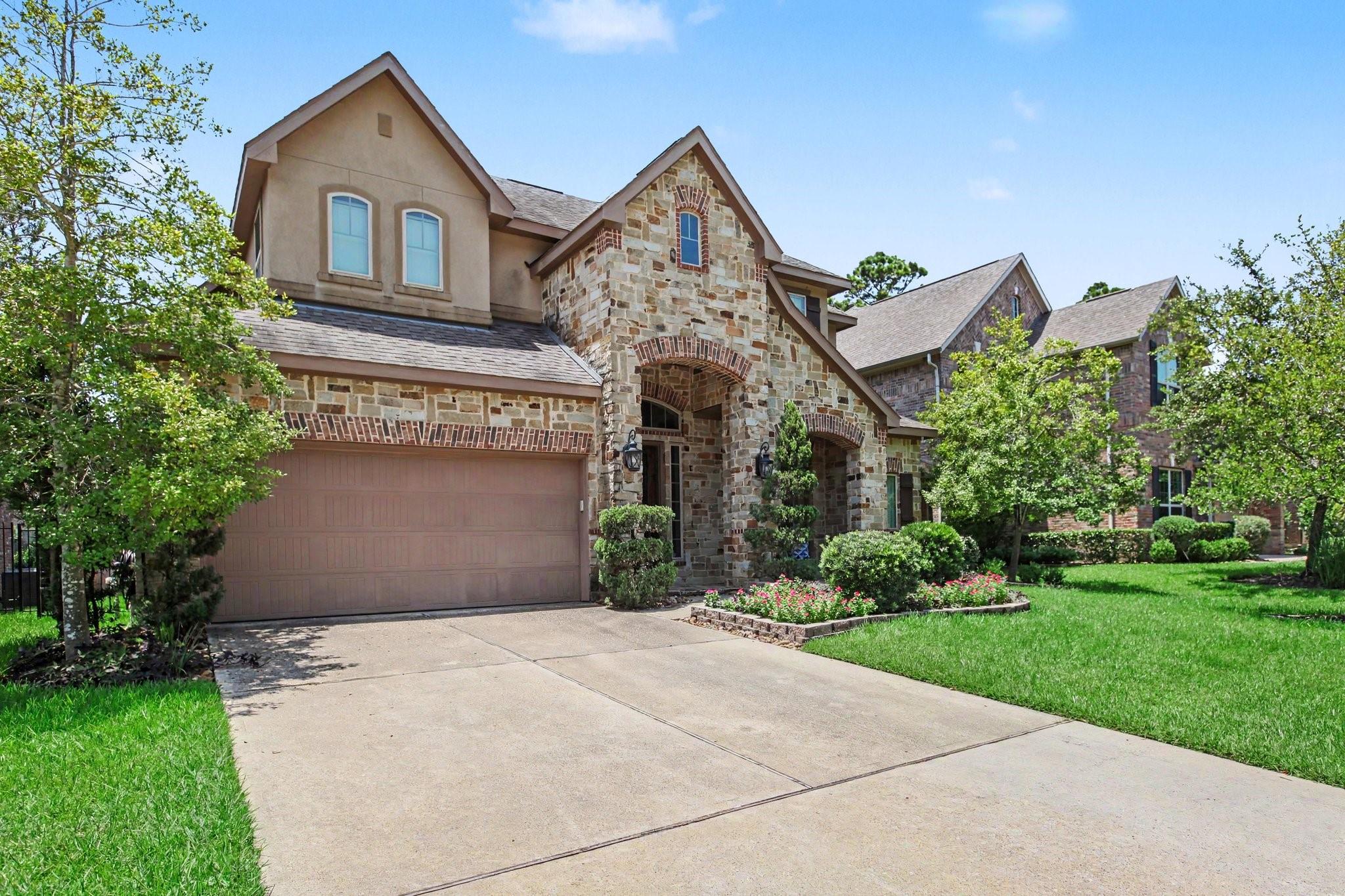 11 Canoe Bend Drive