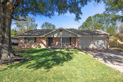 Photo of 104 Anna Street, Tomball, TX 77375 (MLS # 91735179)