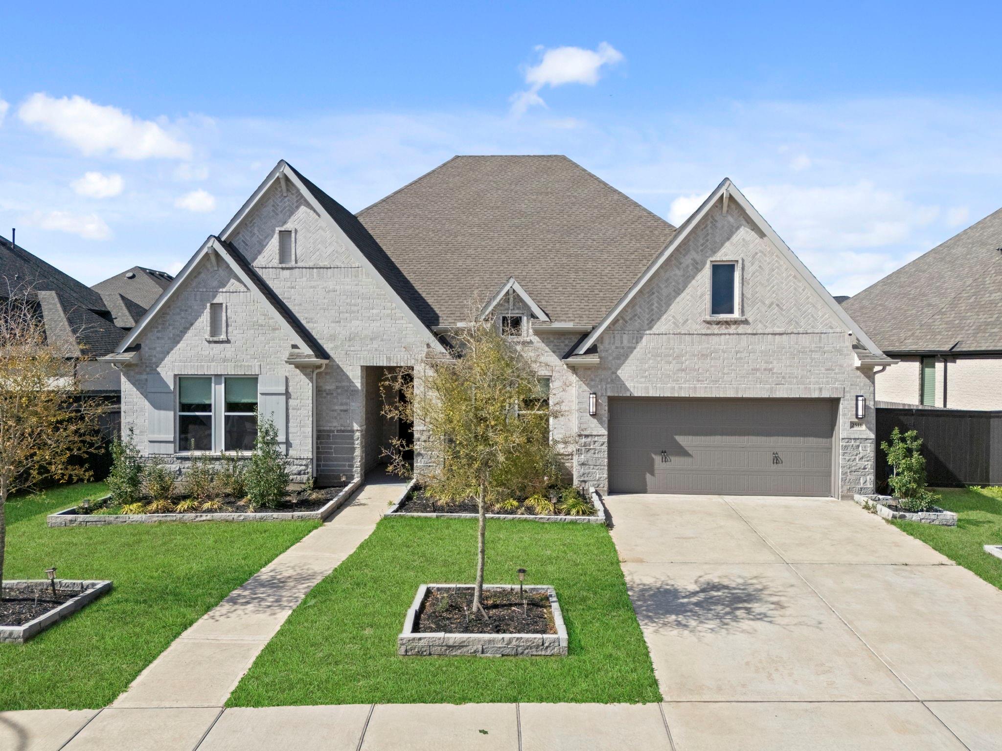 2511 June Bug St