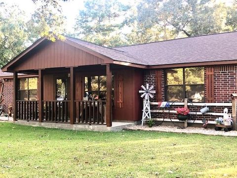 Photo of 36 Kalyn Road, Huntsville, TX 77340 (MLS # 34683917)
