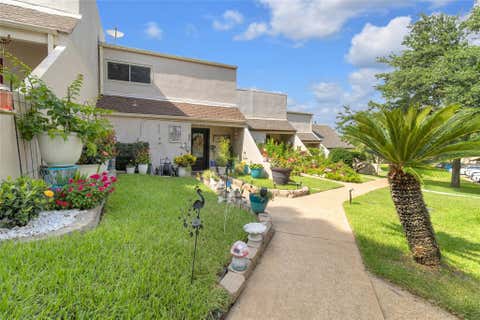 Tiny photo for 23 April Hill, Conroe, TX 77356 (MLS # 49339598)