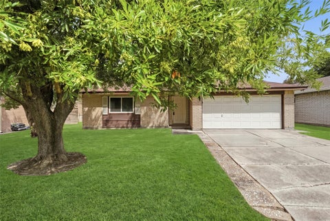 Photo of 2042 Bridge Cross Lane, Houston, TX 77067 (MLS # 23066716)