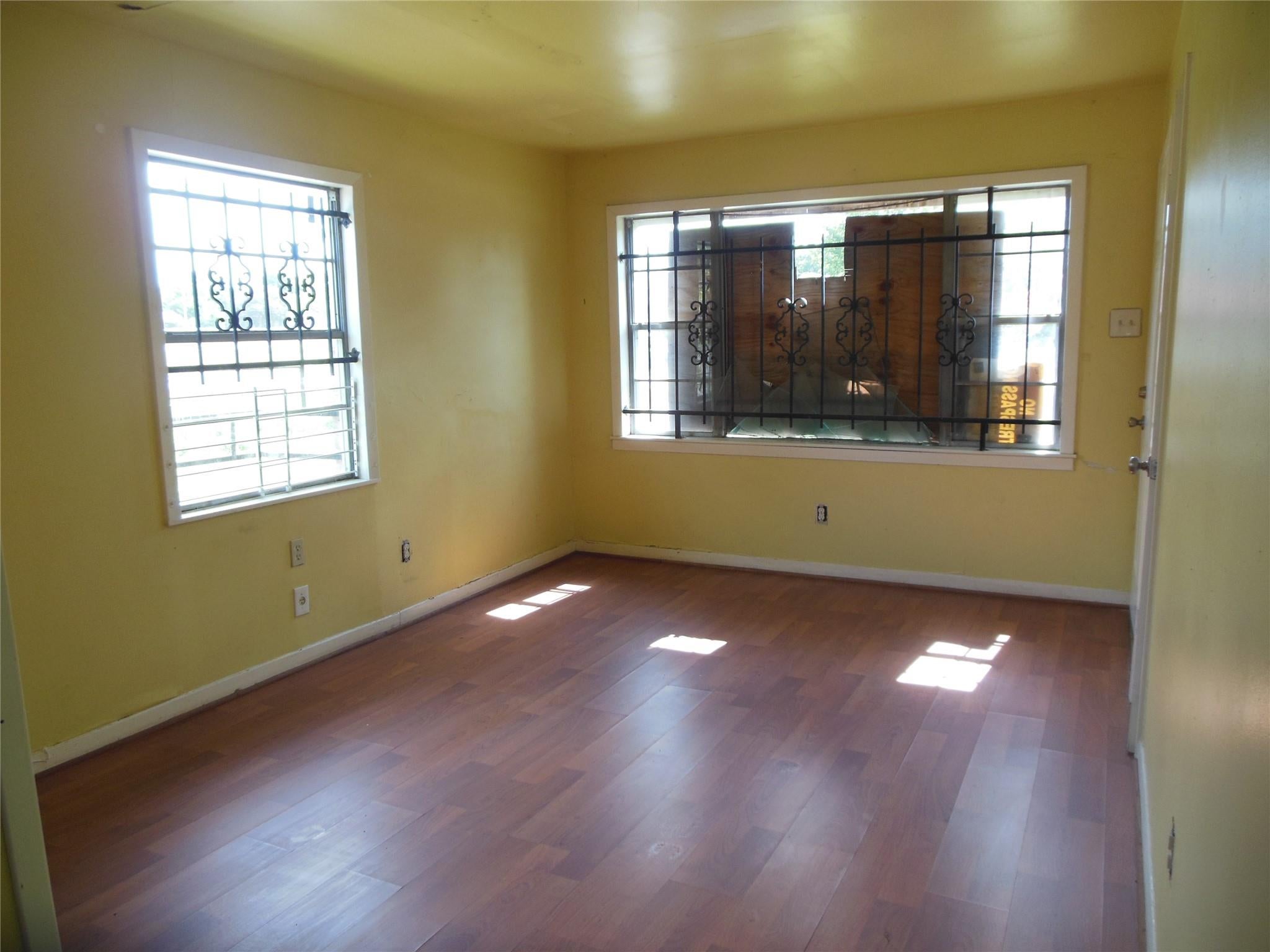 8110 Livingston