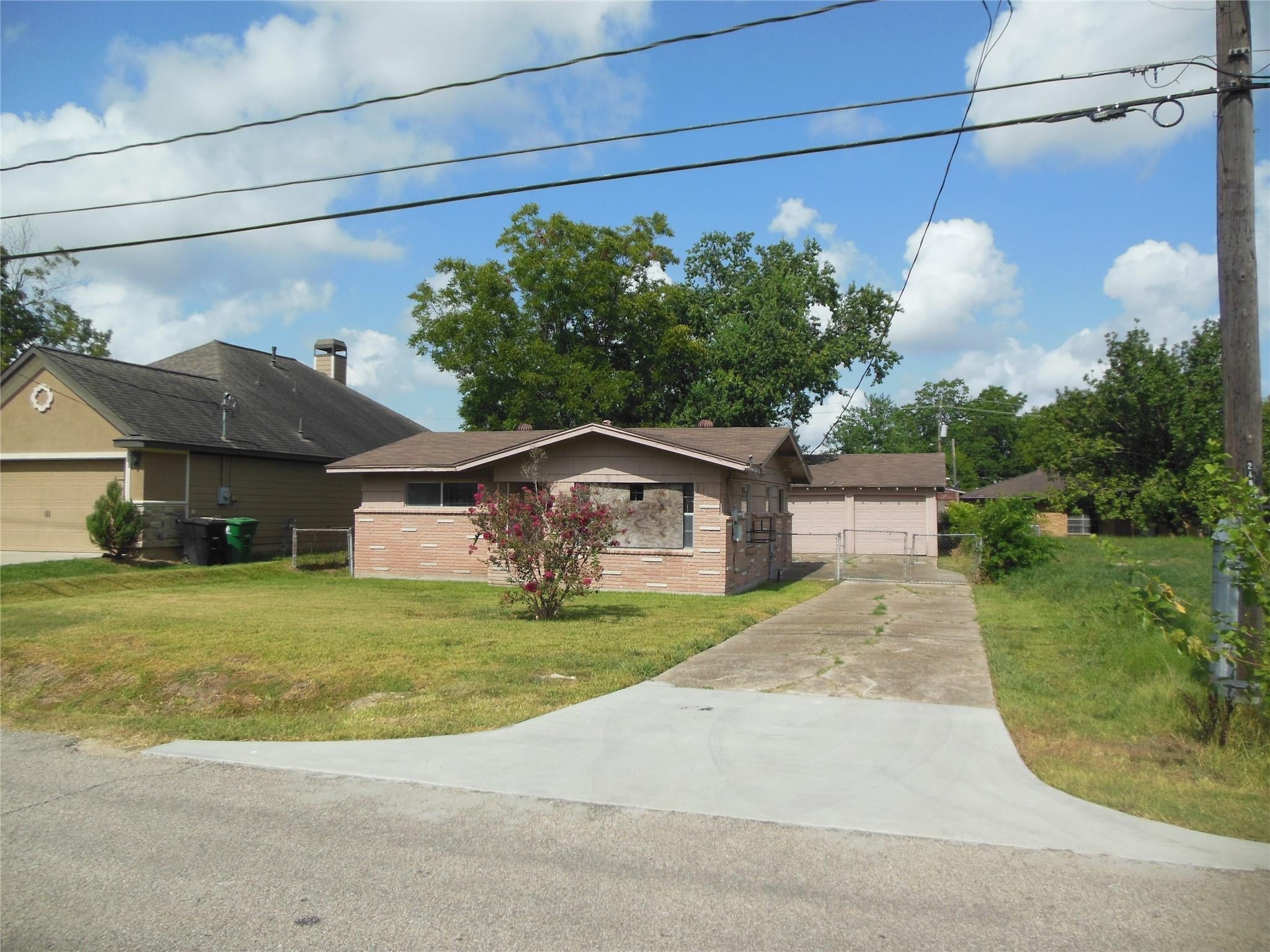 8110 Livingston
