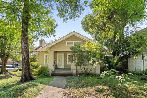 Photo of 3703 Graustark Street, Houston, TX 77006 (MLS # 21624059)