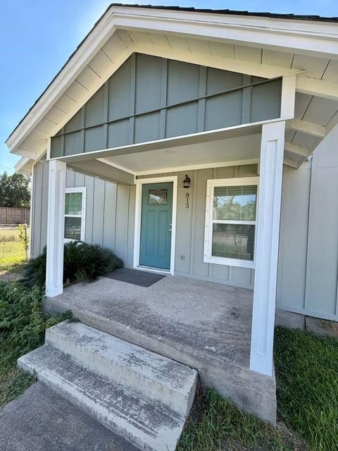 Photo of 813 N Valderas Street, Angleton, TX 77515 (MLS # 57435102)