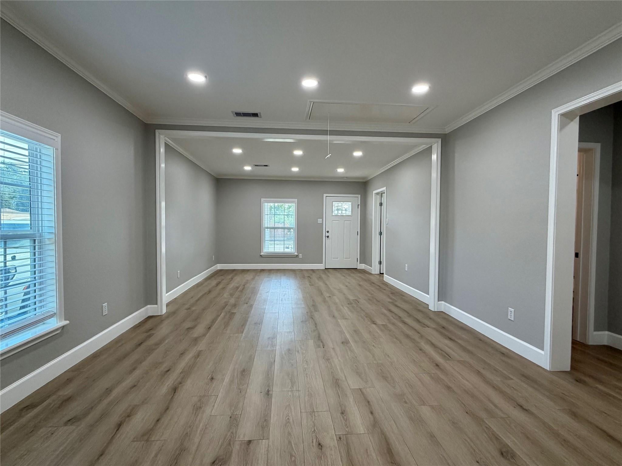 813 N Valderas Street