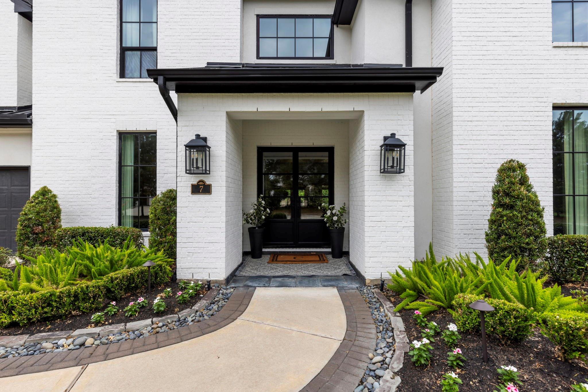 7 Peerless Point Place