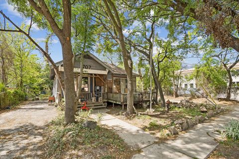 Homes For Sale - 1707 Yale Street<br/> Houston, TX 77008