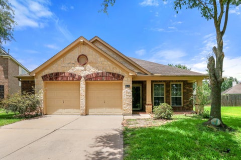 Photo of 20130 E Lakebridge Lane, Richmond, TX 77407 (MLS # 42558304)