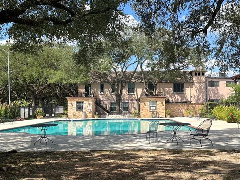 Photo of 11607 Chimney Rock Road #C, Houston, TX 77035 (MLS # 10908593) Photo of 11607 Chimney Rock Road #C, Houston, TX 77035 (MLS # 10908593)
