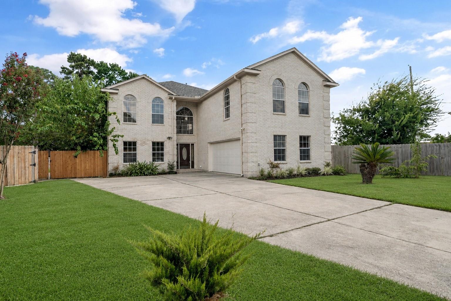 17603 W Fawn River Circle