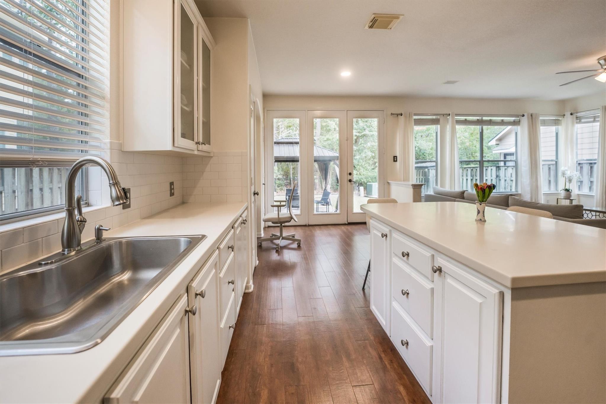 14 N Flickering Sun Circle