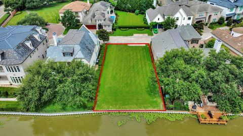 Photo of 15310 Oyster Creek Lane, Sugar Land, TX 77478 (MLS # 49100079)