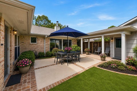 Tiny photo for 5626 Hummingbird Street, Houston, TX 77096 (MLS # 16698816)