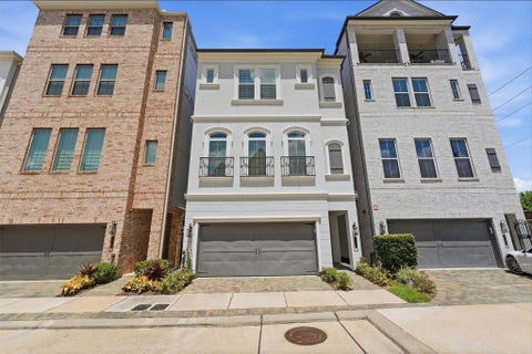 Photo of 3504 Bridgewater Oaks Lane, Houston, TX 77055 (MLS # 38520250)