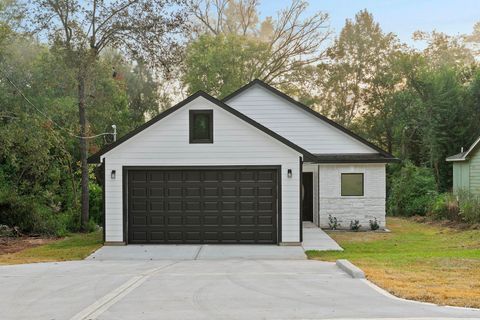Photo of 14882 Big Springs Circle, Willis, TX 77378 (MLS # 96477742)