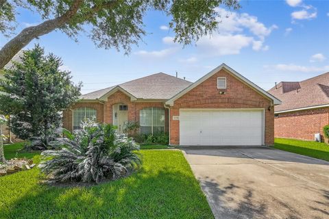 Photo of 11714 Peachwood Lake Drive, Sugar Land, TX 77498 (MLS # 60477828)