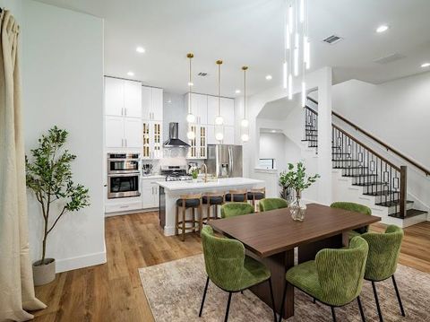 Photo of 1305 E 27th St Street #B, Houston, TX 77009 (MLS # 92388783)