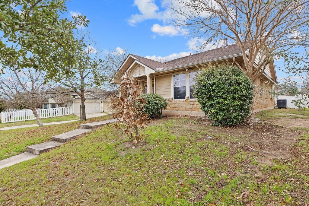 Photo of 129 Lava Bed Drive Dr, Pflugerville, TX 78660 (MLS # 16593923)