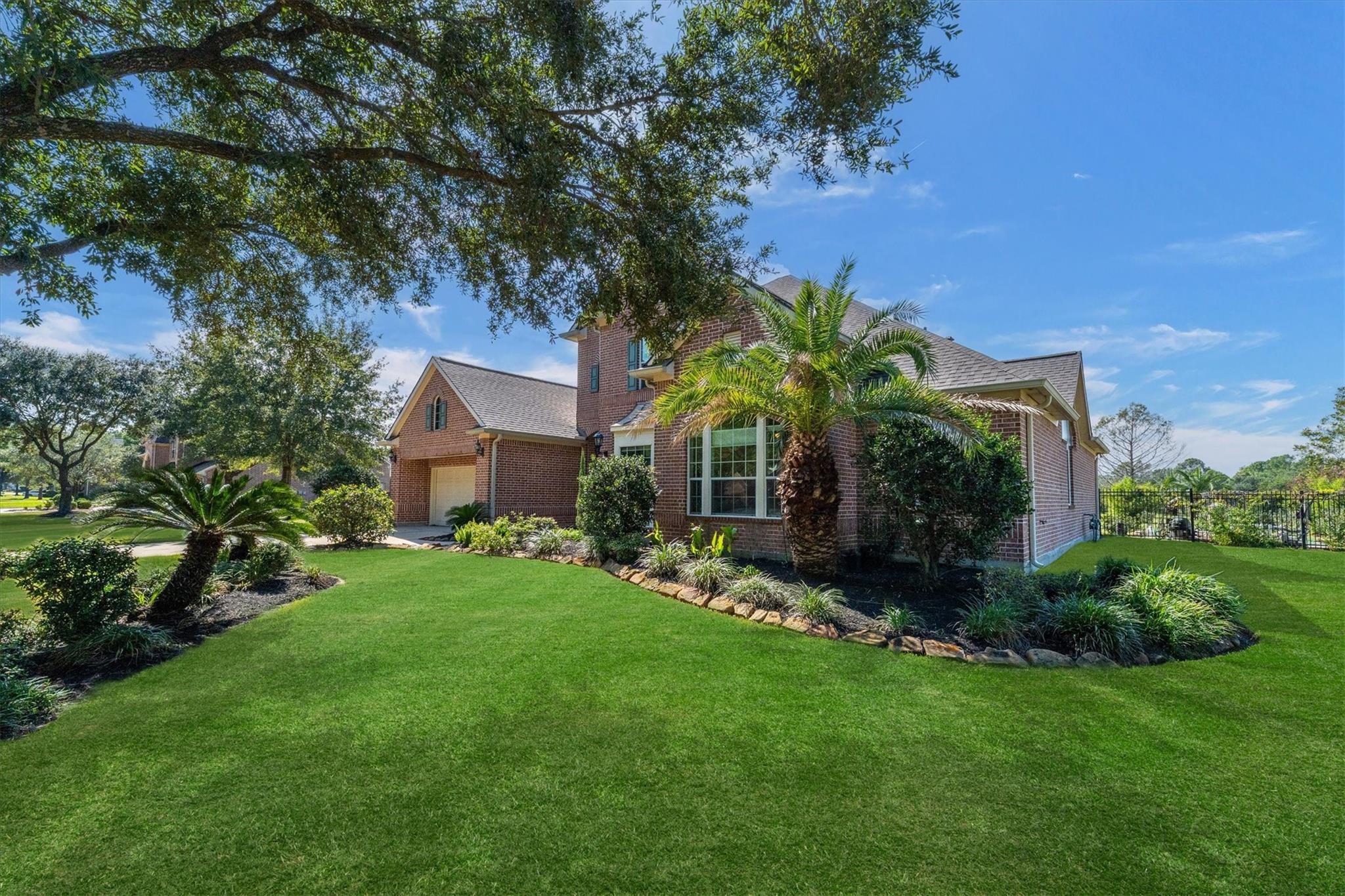 43 Highclere Park Drive