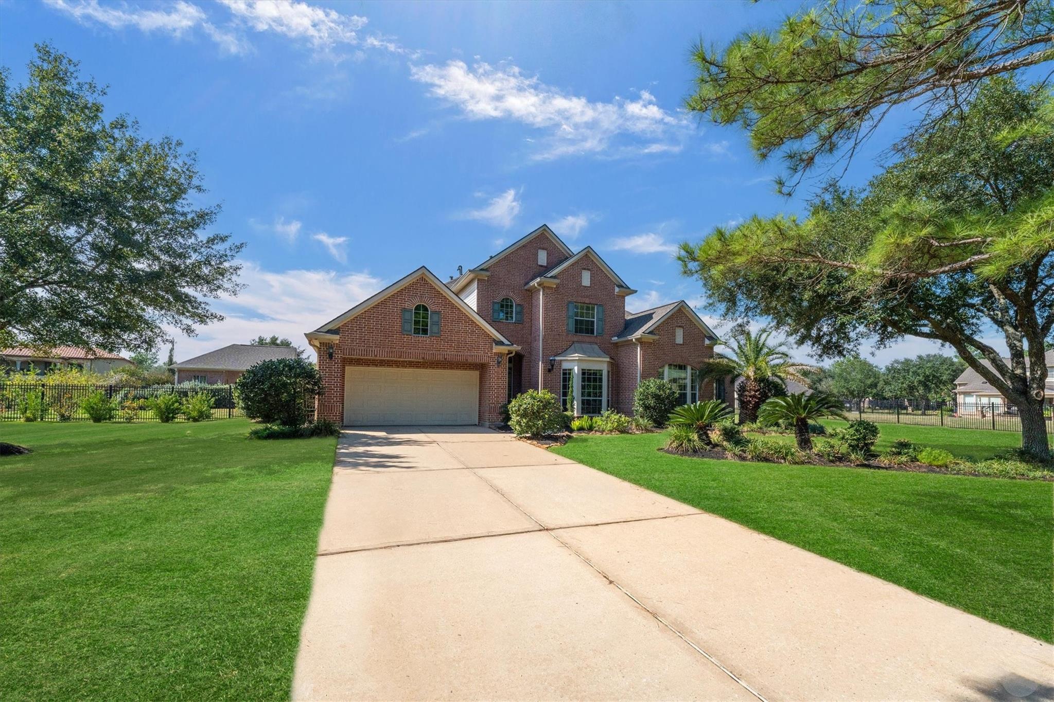 43 Highclere Park Drive