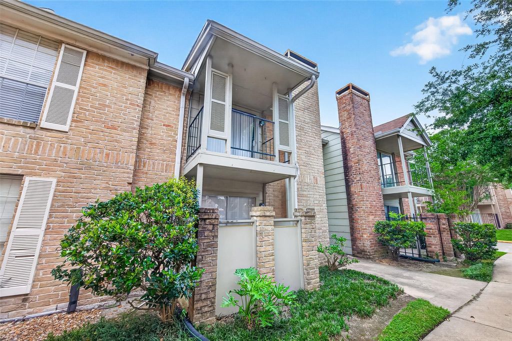 Photo of 2800 Jeanetta Street #1602, Houston, TX 77063 (MLS # 43100782)