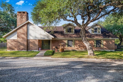 Photo of 605 W Forrest Street, Victoria, TX 77901 (MLS # 26240448)