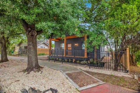 Homes For Sale - 615 N Milby Street<br/> Houston, TX 77003