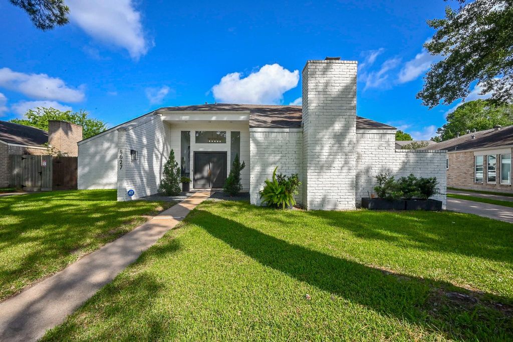 Photo of 4627 Turf Valley Drive, Houston, TX 77084 (MLS # 96613532)