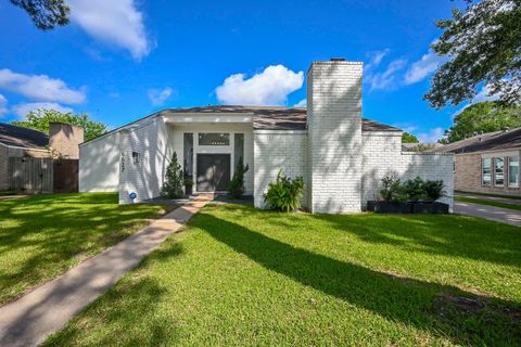 Photo of 4627 Turf Valley Drive, Houston, TX 77084 (MLS # 96613532)