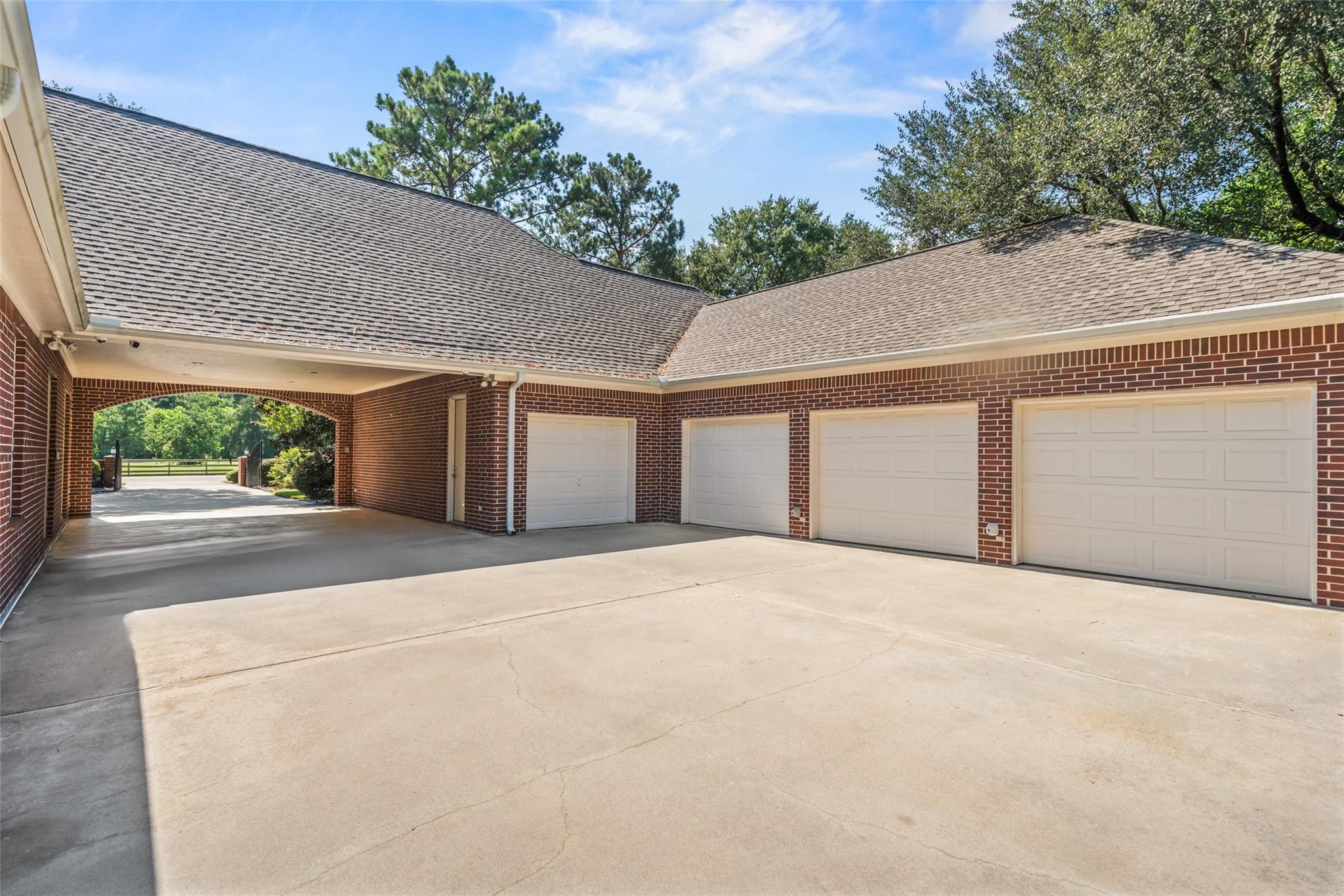 22222 Holly Creek Trail