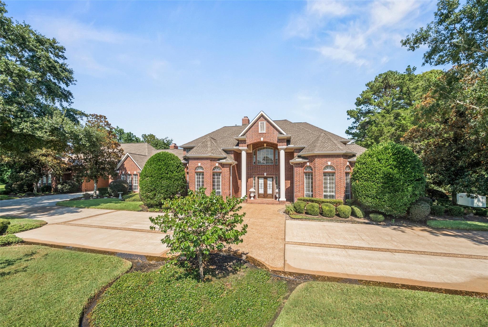 22222 Holly Creek Trail