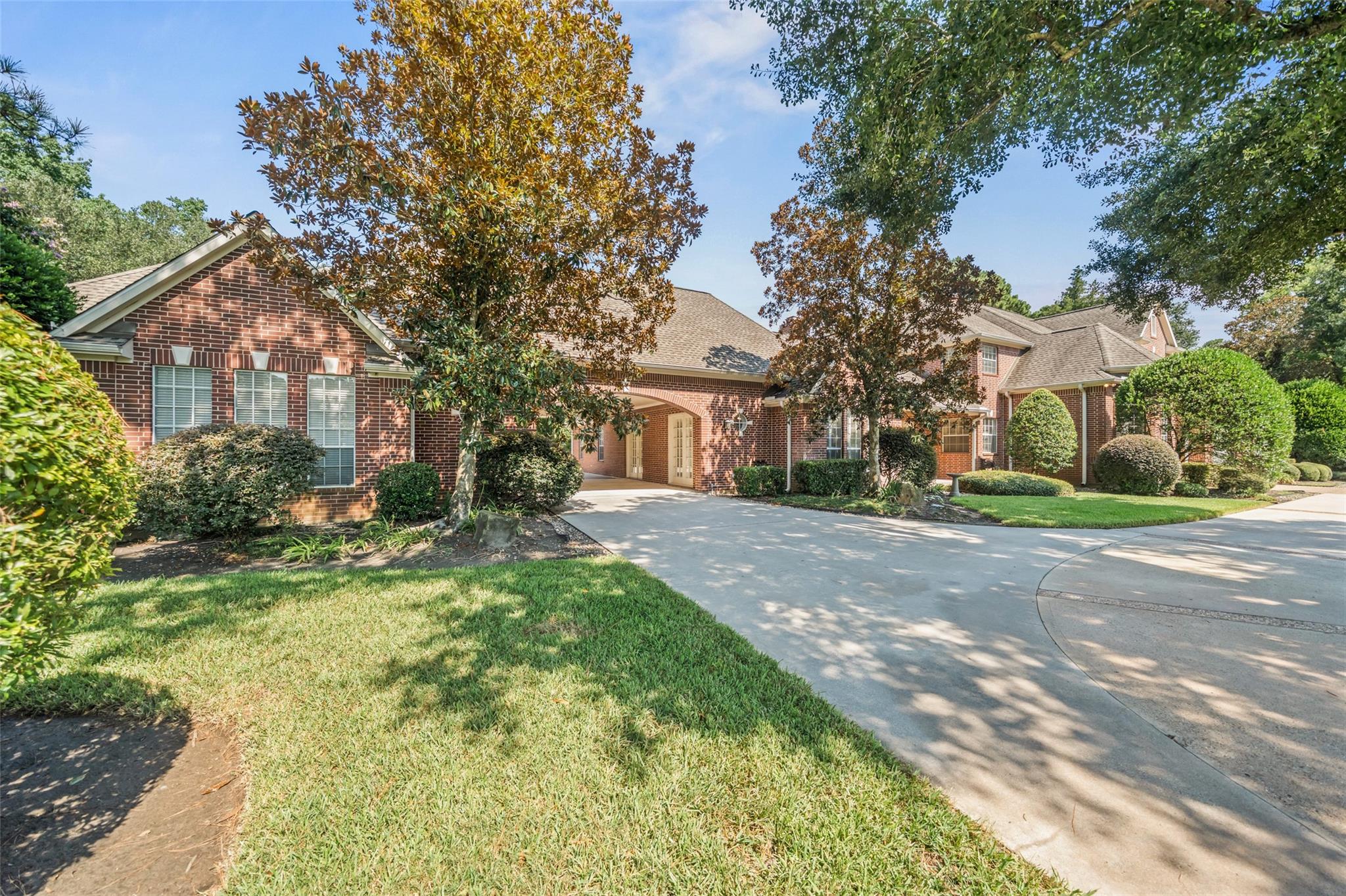 22222 Holly Creek Trail