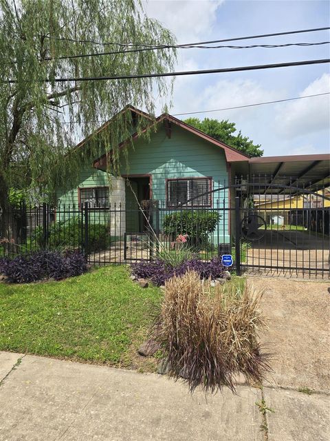 Photo of 7106 Tierwester Street, Houston, TX 77021 (MLS # 60256925)