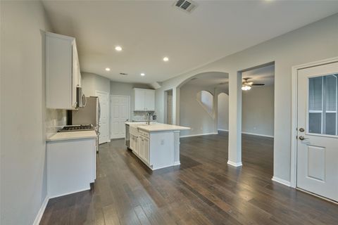 Tiny photo for 87 Benedict Canyon Loop, The Woodlands, TX 77382 (MLS # 68944249)
