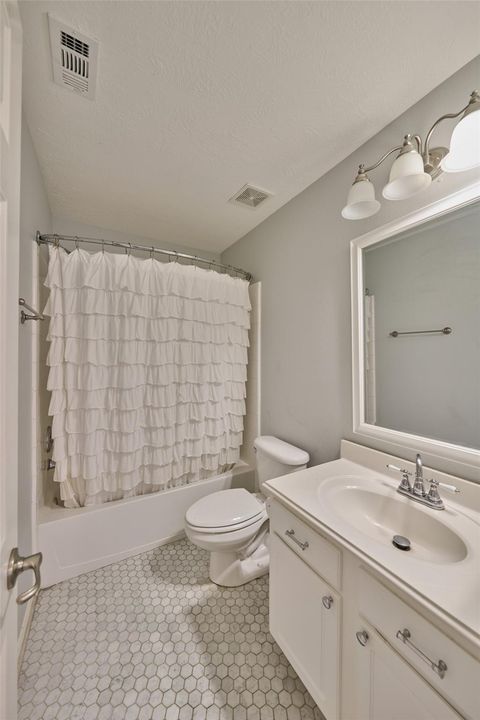 Tiny photo for 87 Benedict Canyon Loop, The Woodlands, TX 77382 (MLS # 68944249)