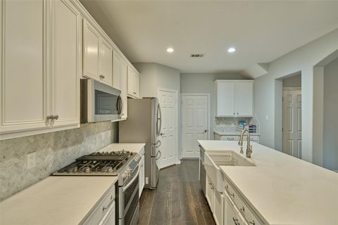 Tiny photo for 87 Benedict Canyon Loop, The Woodlands, TX 77382 (MLS # 68944249)