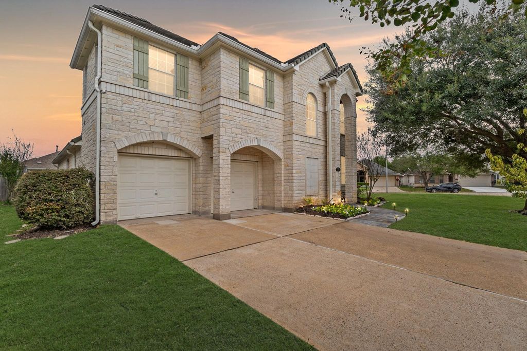 Photo of 14110 Avongate Lane, Houston, TX 77082 (MLS # 34772191)