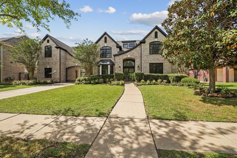 Photo of 2811 Waters Lake Lane, Missouri City, TX 77459 (MLS # 65728642)