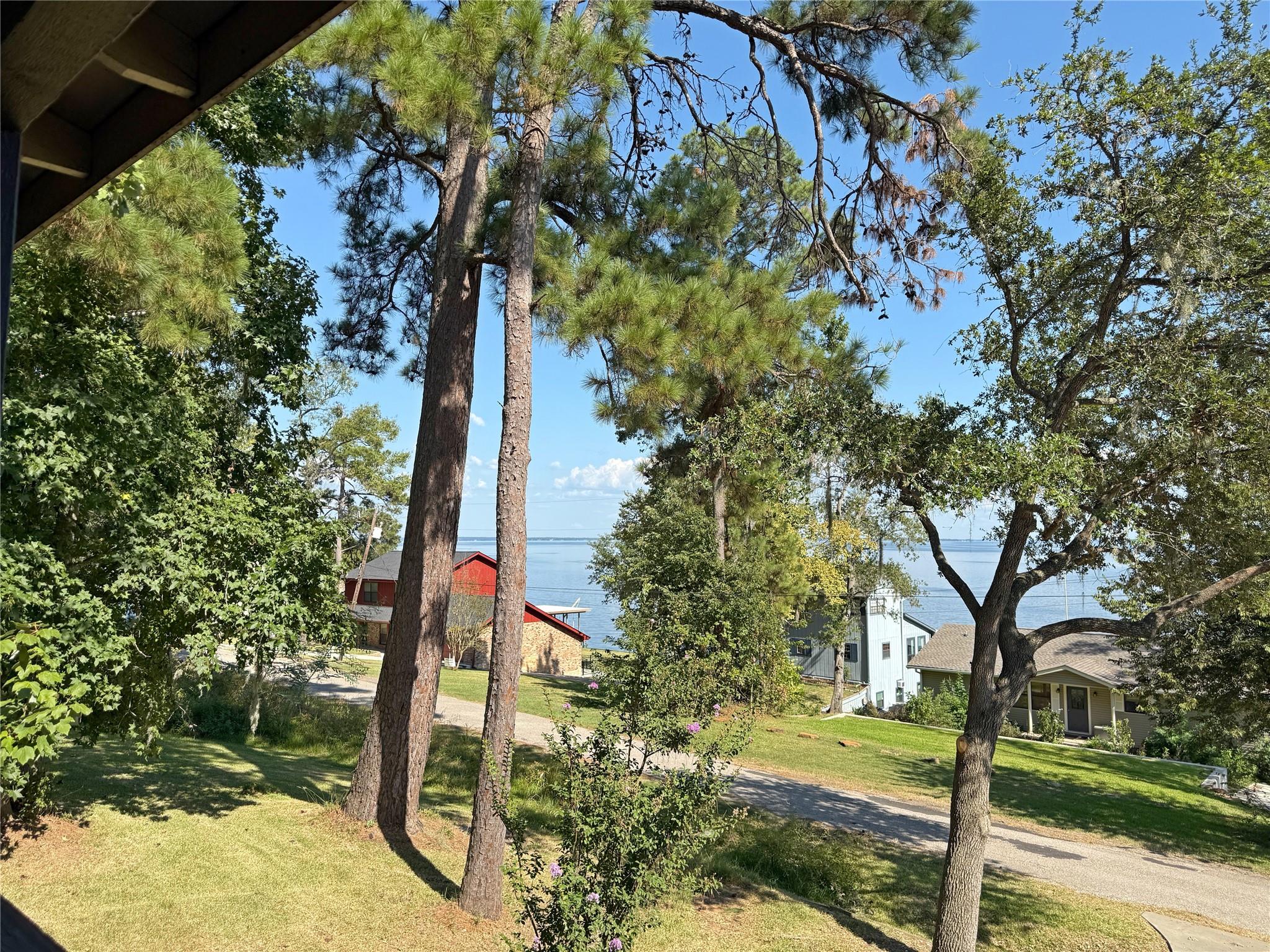 277 Edgewater Way