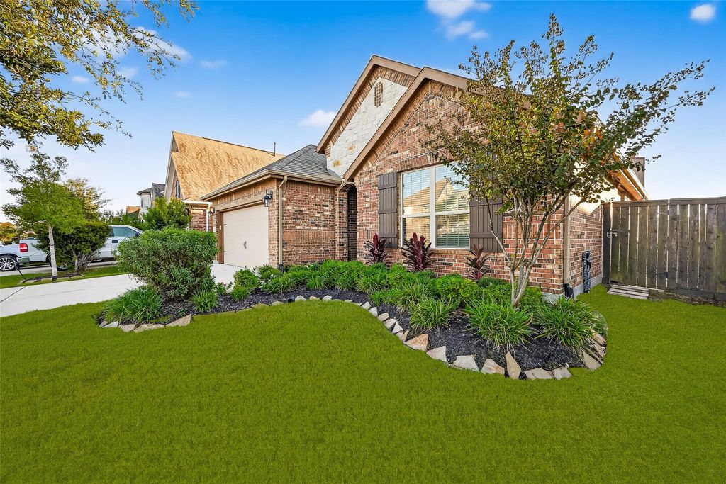 Photo of 2827 Brisk Autumn Drive, Richmond, TX 77406 (MLS # 30922594)