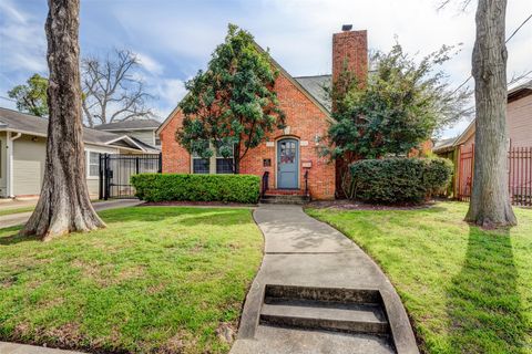 Photo of 1313 Peden Street, Houston, TX 77006 (MLS # 30551721)