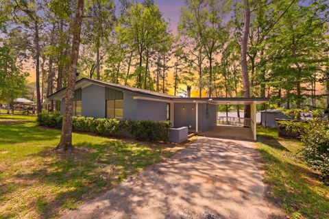 Photo of 439 N Sherwood Forest Drive, Woodville, TX 75979 (MLS # 7900976)