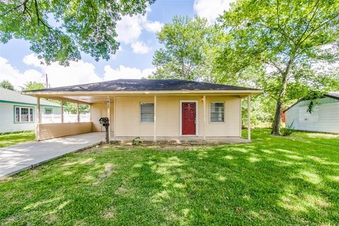 Photo of 1417 Jennifer Lane, Jacinto City, TX 77029 (MLS # 32610796)