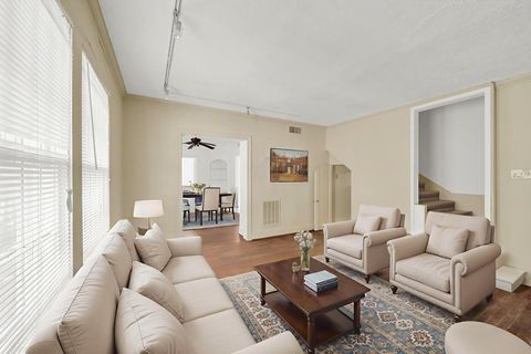 Photo of 1939 Richmond Avenue #2, Houston, TX 77098 (MLS # 73561597)
